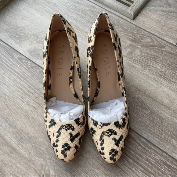 NWT 1.State Halee Pump - Picture 2 of 9